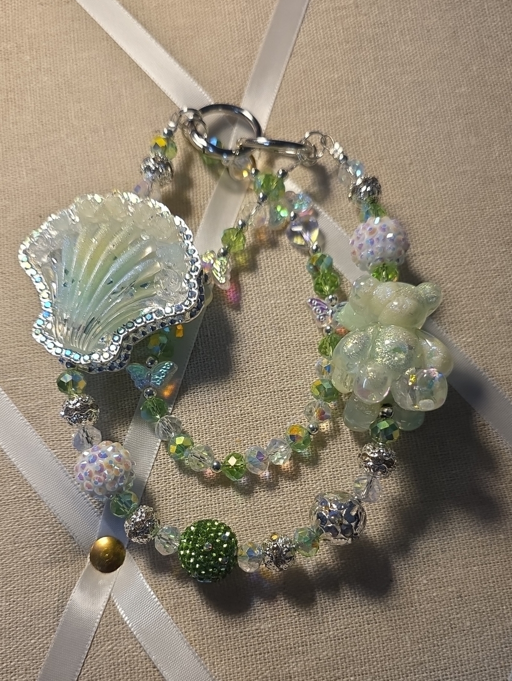 Sassified Boutique  Nwt  Handmade Green I bear&Shell Pendant Purse / Phone Chain